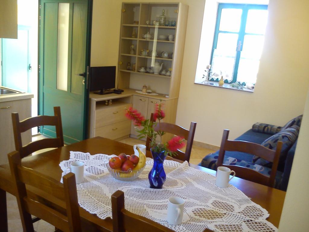 Milutinov Dvor Apartments ヴーシ エクステリア 写真