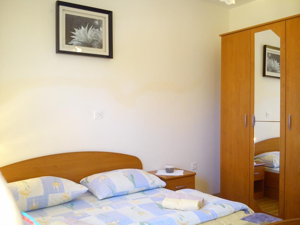 Milutinov Dvor Apartments ヴーシ エクステリア 写真