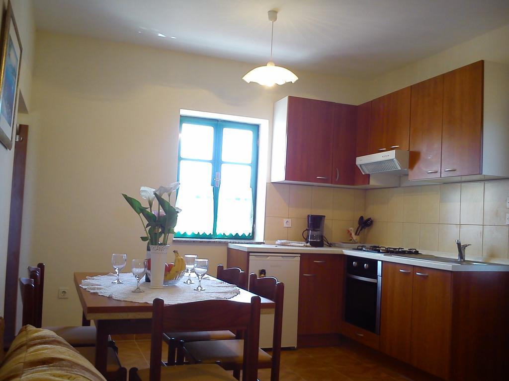 Milutinov Dvor Apartments ヴーシ エクステリア 写真