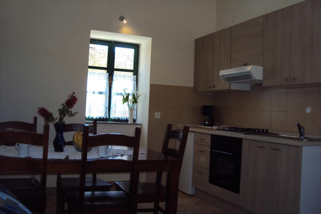 Milutinov Dvor Apartments ヴーシ エクステリア 写真